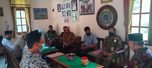 Musyawarah Bersama  di Pesantren AlHamidiyah Sucenjurutengah