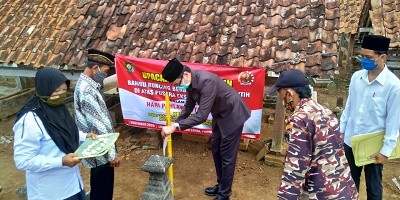 Pemancangan Bambu Runcing di TPU Desa Jrakah