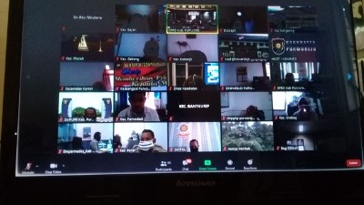 Mengikuti Rapat Paripurna DPRD Kabupaten Purworejo melalui Video Conference