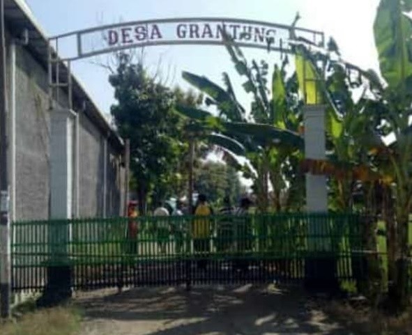 DESA GRANTUNG HANYA MEMBUKA 1 PINTU, CEGAH CORONA