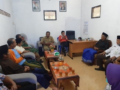 CAMAT BAYAN MONITORING DESA/KELURAHAN TERKAIT PENCEGAHAN COVID-19