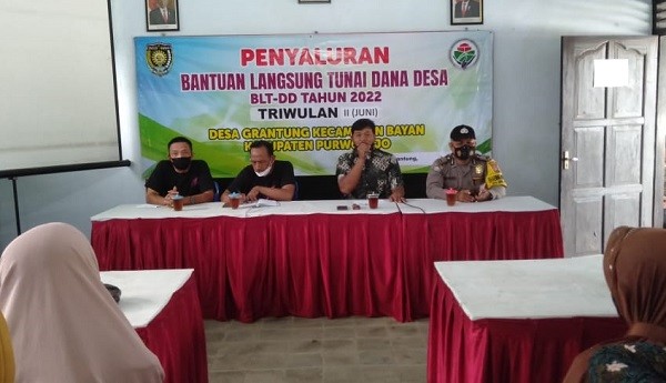 Penyaluran BLT DD Triwulan Kedua di Desa Grantung