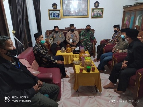 Kunjungan Tim Fasilitasi dan Pengawas ke Calon Kades Desa Jrakah