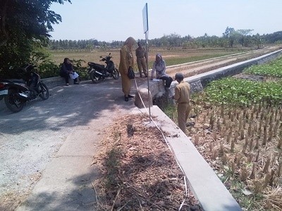 Monitoring Pembangunan Talud di Desa Krandegan