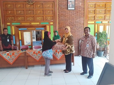 PEMBERIAN TALI ASIH KEPADA PEGAWAI PURNA TUGAS