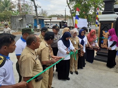 PERESMIAN JALAN RABAT BETON KEL. SUCENJURUTENGAH