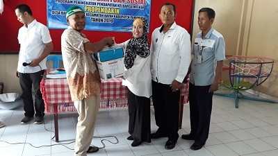 PENYERAHAN BANTUAN PROPENDAKIN DESA BANDUNGKIDUL